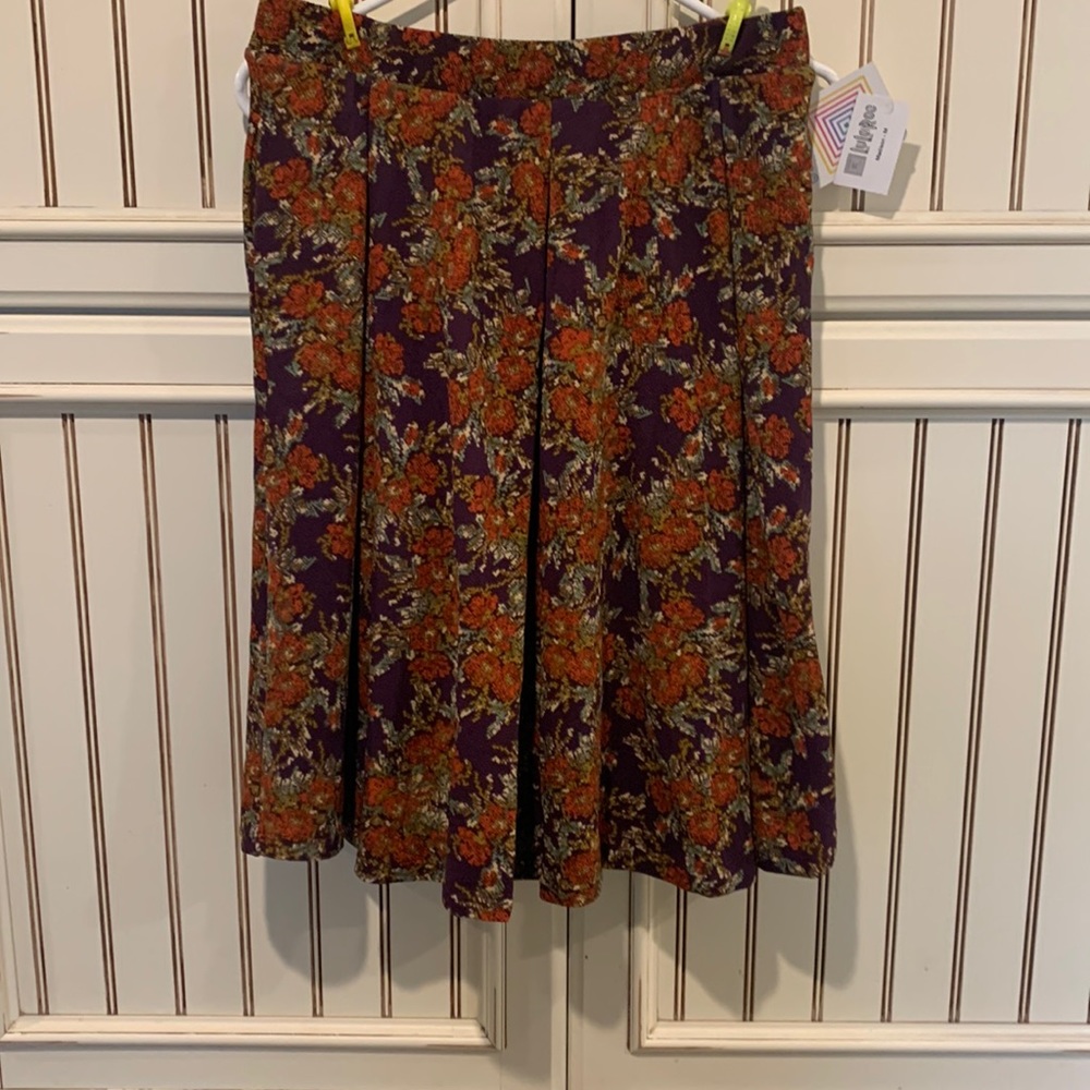 LuLaRoe beautiful Madison skirt beautiful fall colors brand new size medium